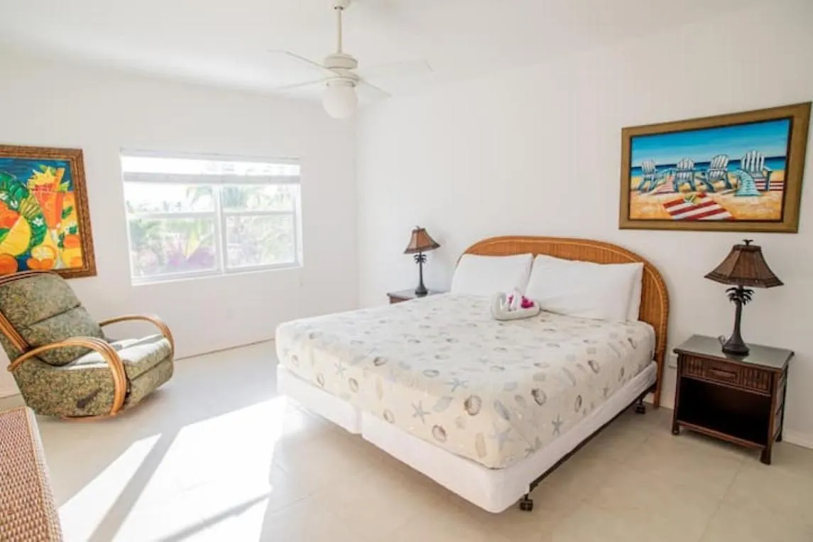 Gracebay Townhomes B3, 5 Minutes Walk To Gracebay Beach Long Bay Apartman