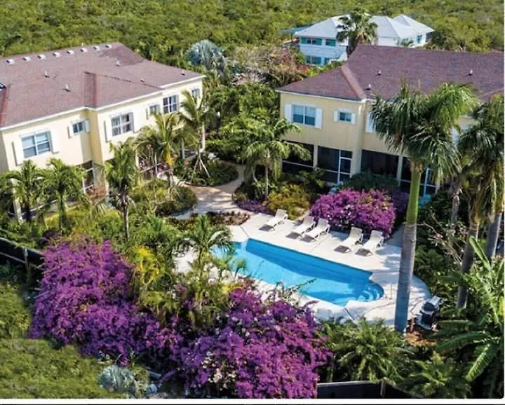 Gracebay Townhomes B3, 5 Minutes Walk To Gracebay Beach Long Bay