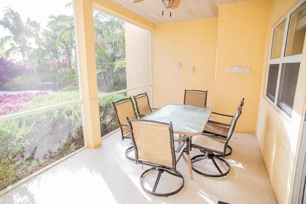 Apartman Gracebay Townhomes B3, 5 Minutes Walk To Gracebay Beach Long Bay