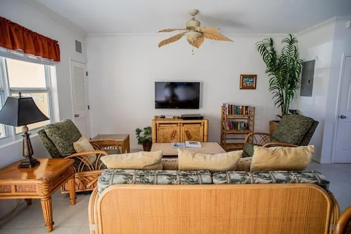 Gracebay Townhomes B3, 5 Minutes Walk To Gracebay Beach Long Bay Apartman