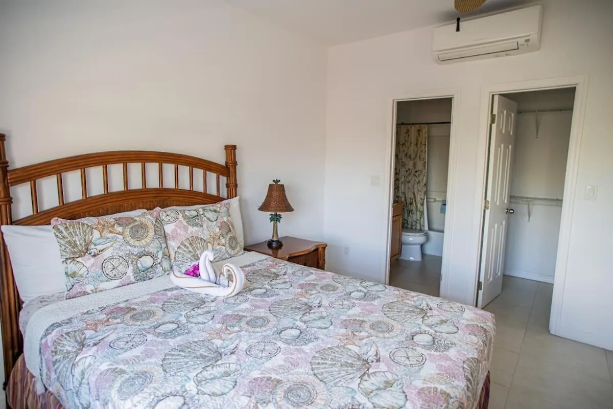 Gracebay Townhomes B3, 5 Minutes Walk To Gracebay Beach Long Bay 0*,  Turks és Caicos szigetek